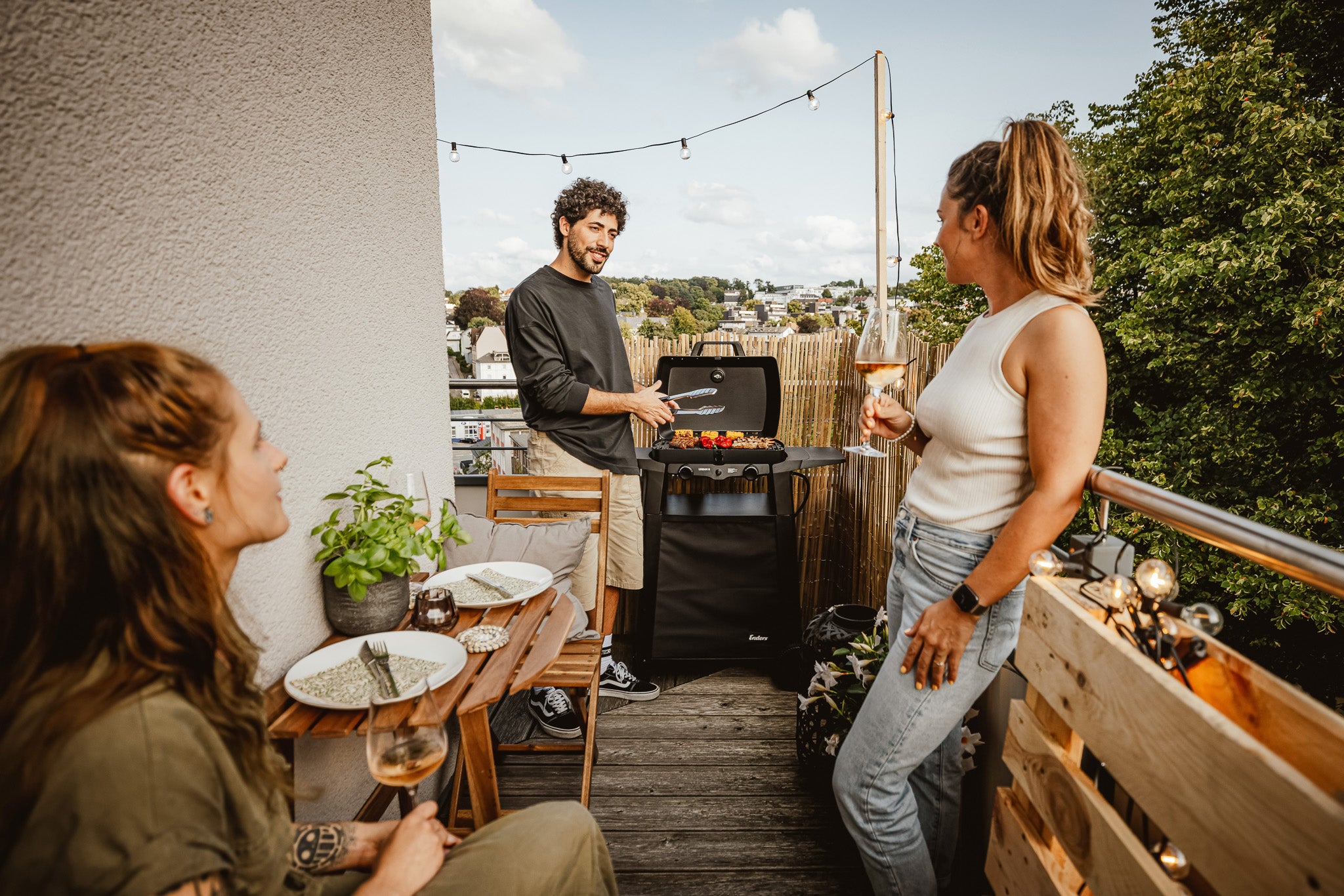 Enders Mobiler Gasgrill Urban 2 inkl. Trolley - Boatcamper